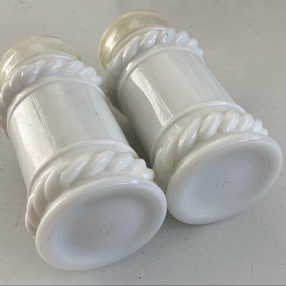 5 Milk Glass Spice Jars - Picture 11 of 12